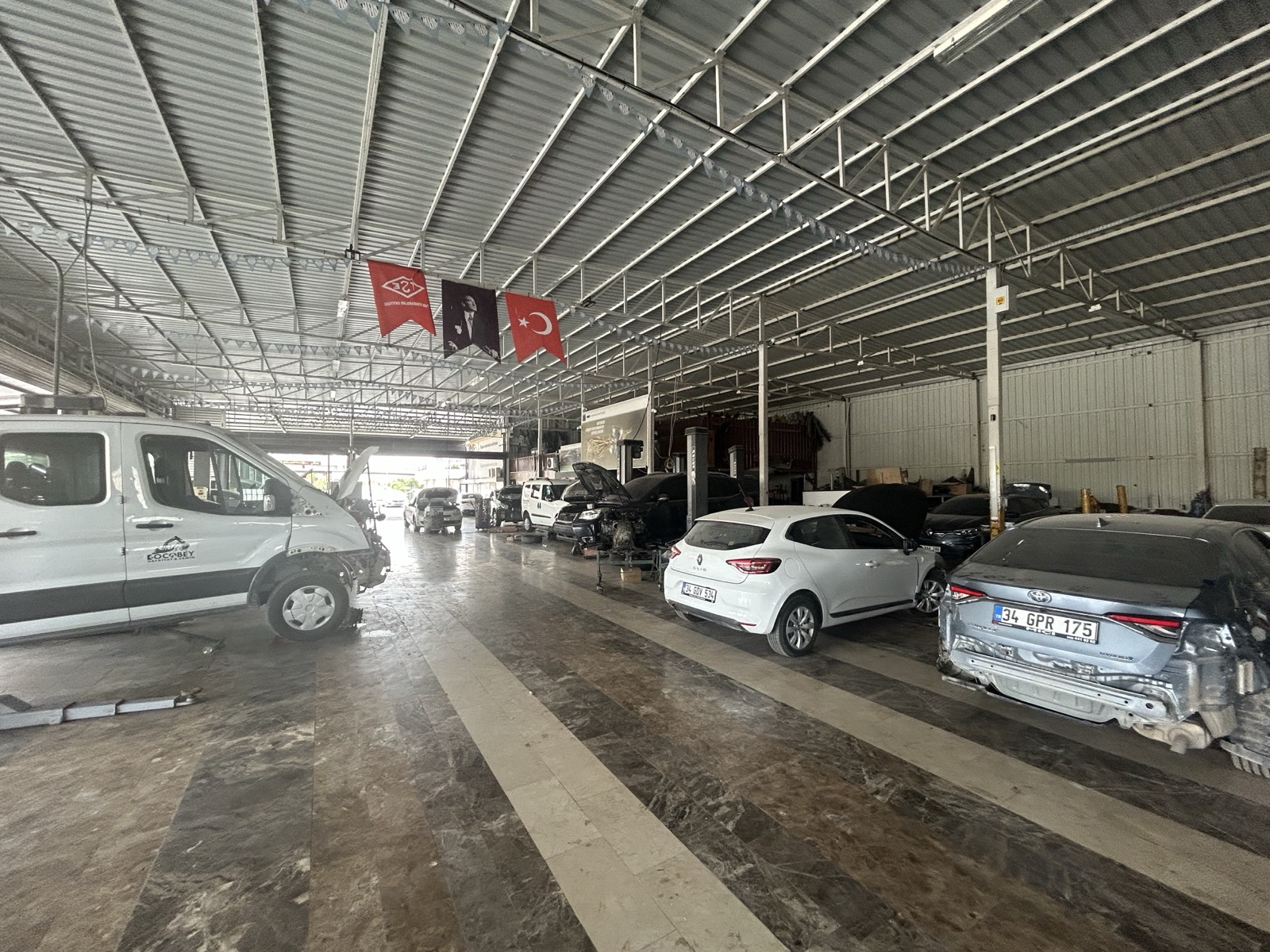 Adana Araç Bakım Merkezi atölyesinden genel görünüm